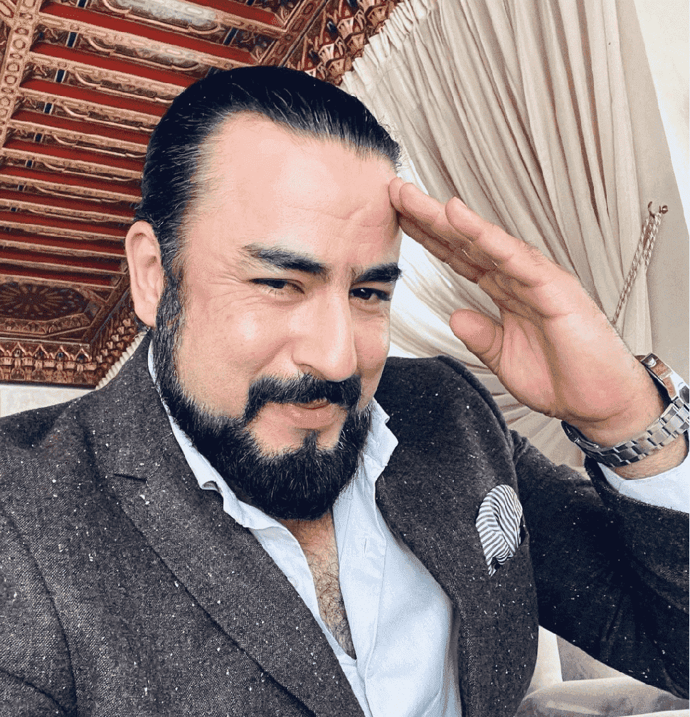 ربيع القاطي يتوج بجائزة "أفضل ممثل" بمهرجان "نجمة كريستال"