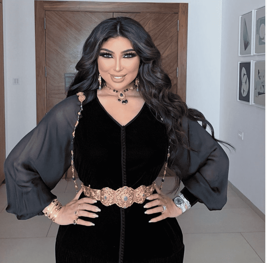 دنيا باطما تحيي أول مهرجان بعد غياب طويل