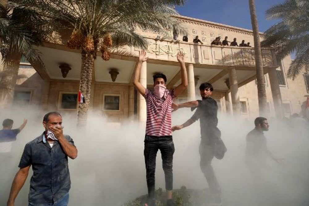 12 قتيلا وعشرات الجرحى في المنطقة الخضراء ببغداد بعد إعلان الصدر اعتزاله
