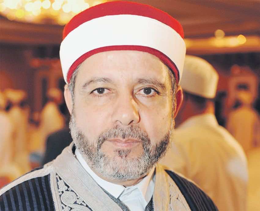 منع وزير الشؤون الدينية التونسي الأسبق من السفر واعتصامه مع عائلته بمطار قرطاج