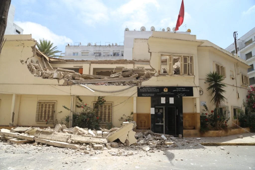 انهيار جزء من مبنى المديرية الجهوية لوزارة الشغل والإدماج المهني في الدار البيضاء (+صور)
