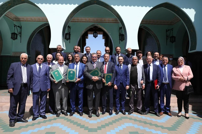 الحكومة ترفع بدءا من الخميس تعويضات الطفل الرابع والخامس والسادس إلى 100 درهم