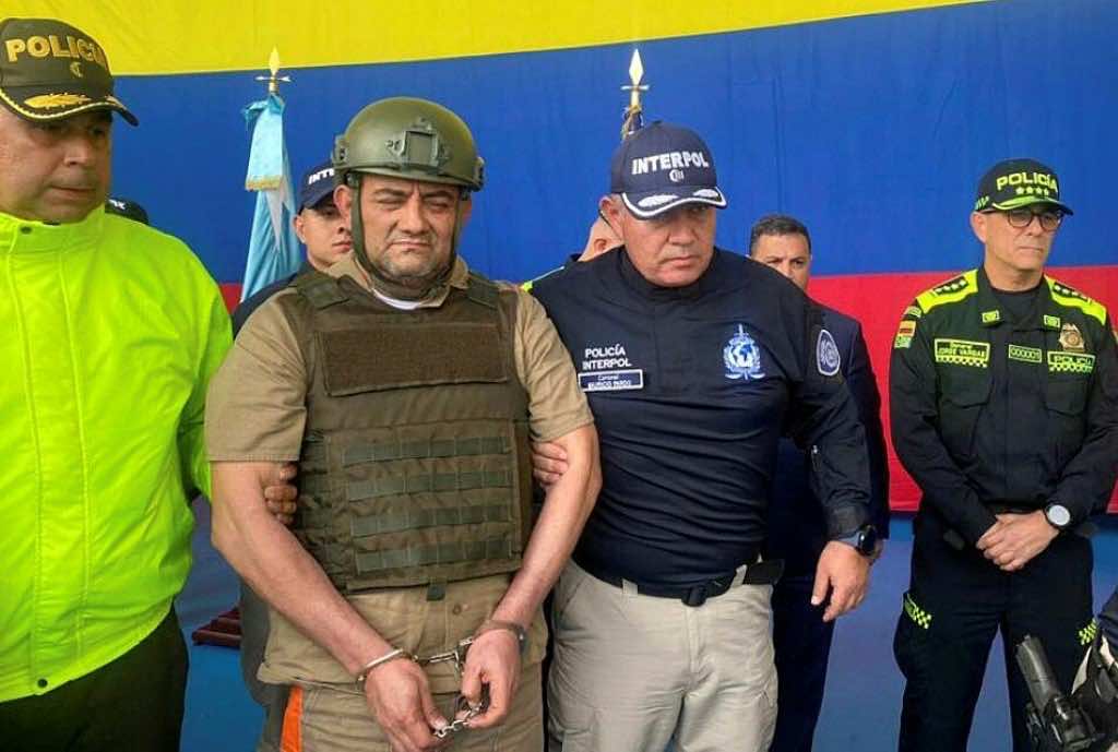زعيم عصابة "ديل غولفو" الكولومبية يأمر أفرادها من زنزانته بوقف اغتيال رجال الشرطة