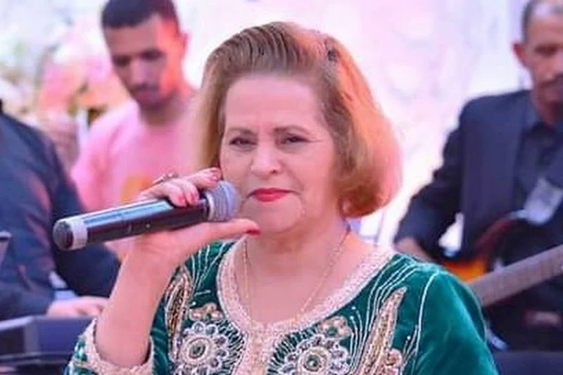 خديجة البيضاوية تنقل إلى المستعجلات بعد تدهور حالتها الصحية