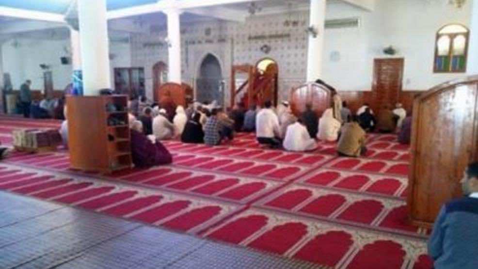 الأمن يوقف شخصا أشهر سلاحا أبيض في وجه المصلين داخل مسجد