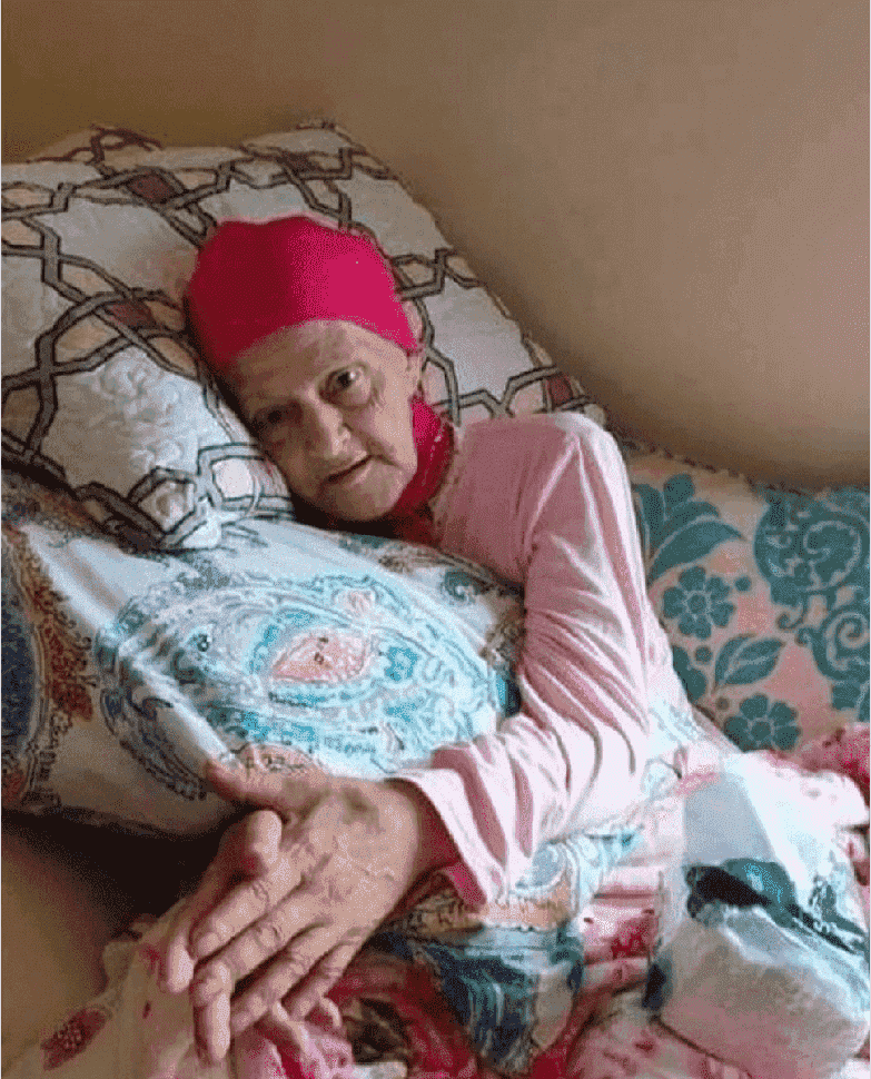 نقل الفنانة خديجة البيضاوية إلى المستشفى العسكري بالرباط بعد تدهور حالتها الصحية