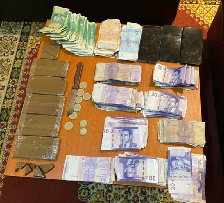 القبض على عصابة لترويج المخدرات بجماعة المرسى بالعيون