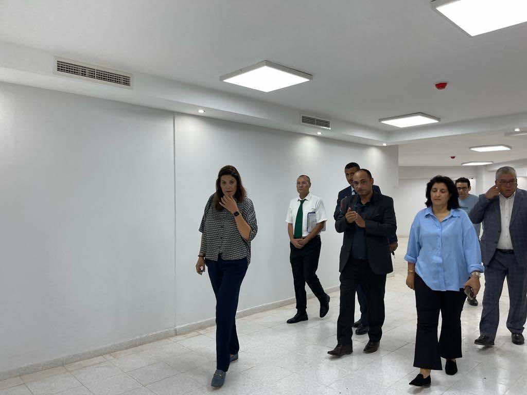 العمدة المنصوري تتفقد المركز الجماعي للأرشيف والتوثيق