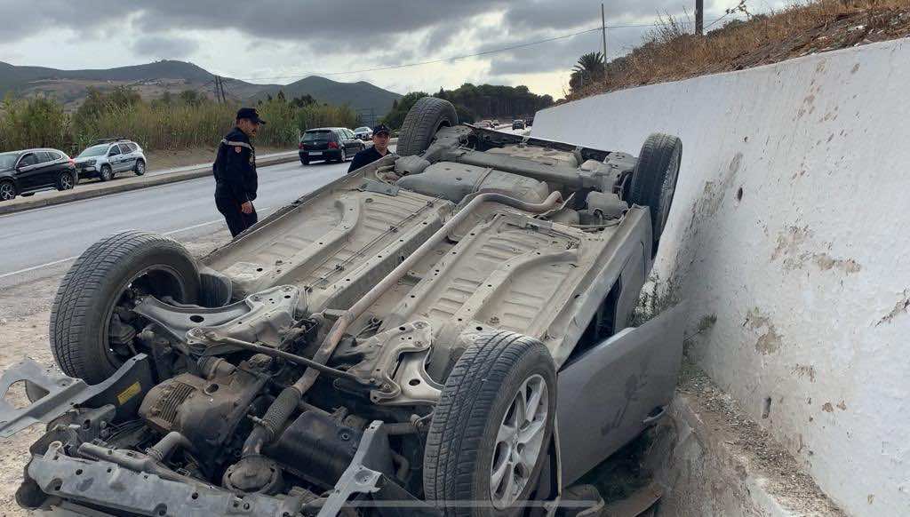 إصابات خطيرة في حادث انقلاب سيارة بين طريق تطوان وطنجة