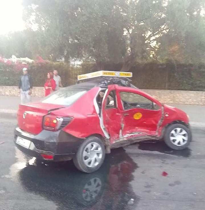 اصطدام عنيف يودي بسائق سيارة أجرة صغيرة بفاس