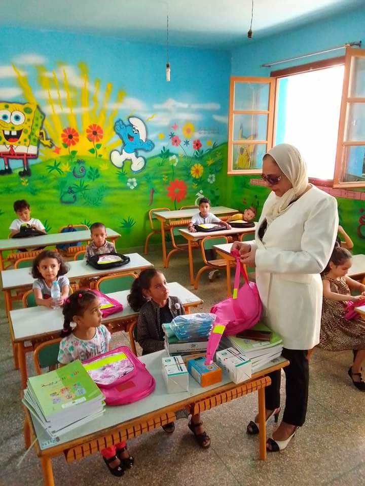 اسقبال الموسم الدراسي الجديد ببعض مدارس جهة فاس بالتمر والحليب
