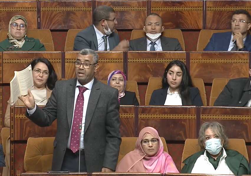 معدل الاستثمار العمومي في المغرب من بين الأعلى عالميا لكن دون أثر على حياة المغاربة (البيجيدي)