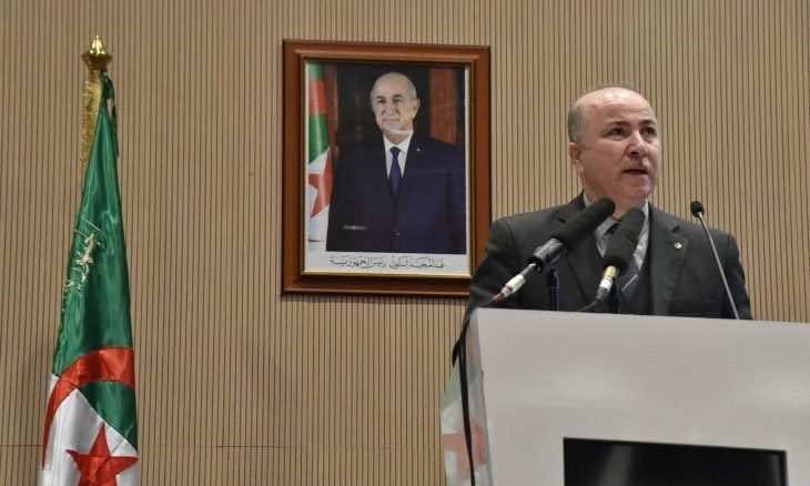 رئيس وزراء الجزائر يذرف الدموع بسبب ندرة السلع الأساسية ويعتذر للمواطنين- فيديو