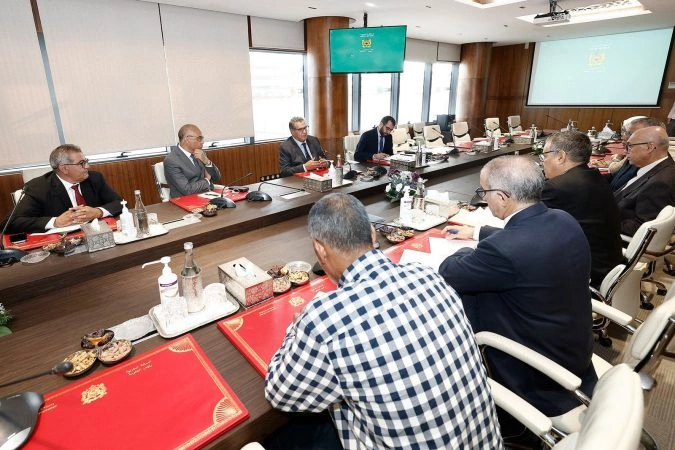 أخنوش يلتزم بحسم ملف الزيادة في أجور أساتذة الجامعة قبل 2022 (نقابة)