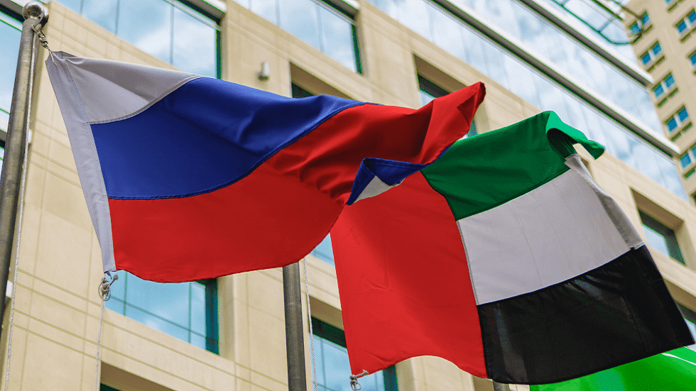 ما هي أهداف الزيارة التي يقوم بها الرئيس الإماراتي لروسيا  (تحليل)