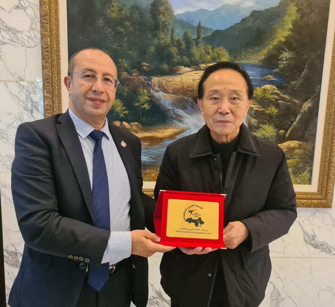إدريس الهلالي رئيس جامعة التايكوندو يعقد العديد من لقاءات العمل مع مسؤولي هذه الرياضة بالعاصمة الكورية سيول