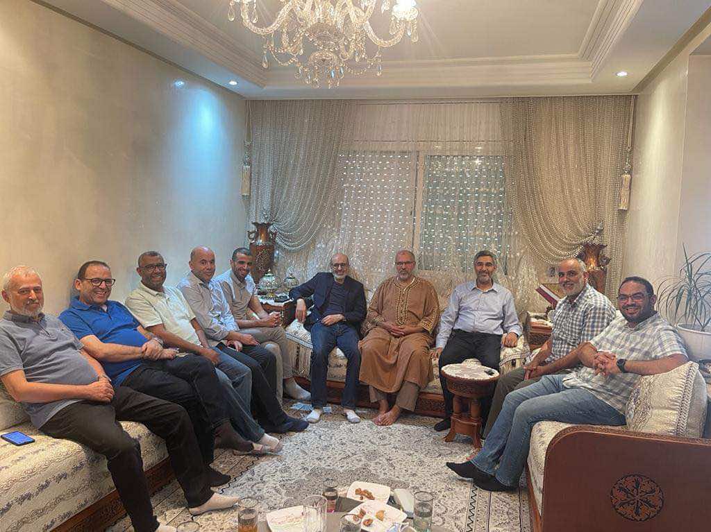 قيادة "البيجيدي" تزور المعتصم في بيته وتعلن تضامنها المطلق معه ضد "زوبعة مفتعلة" (صور)