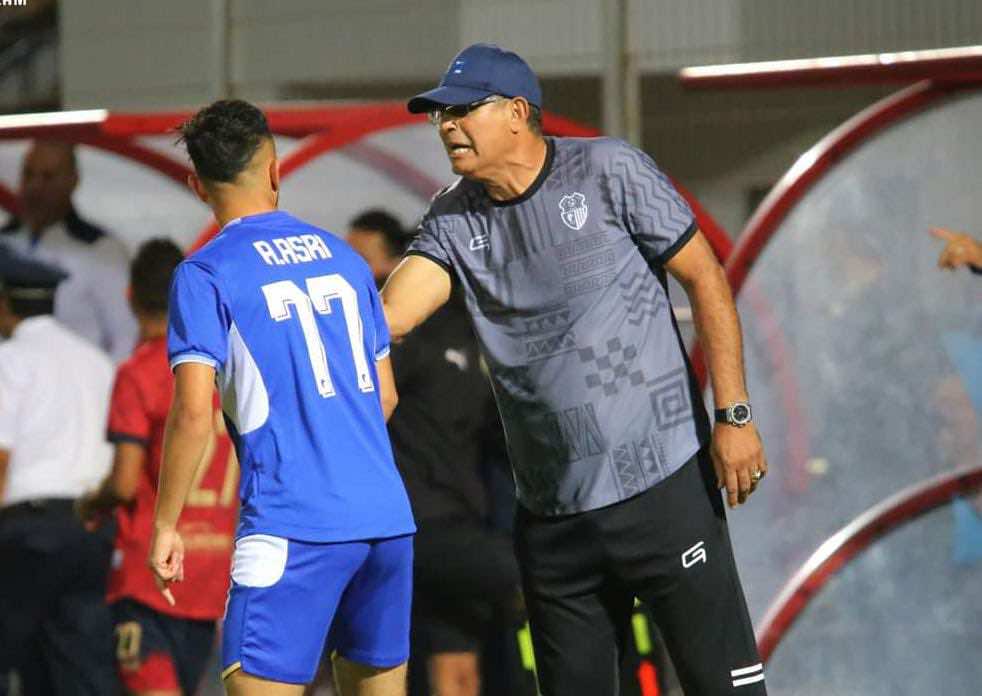 إقالة بادو الزاكي من تدريب اتحاد طنجة عقب سلسلة من النكسات المتتالية