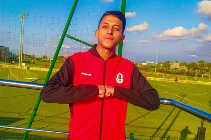وليد أولخشيش لاعب بمدرسة الفتح الرياضي يطمح للعالمية وحمل القميص الوطني (+حوار)