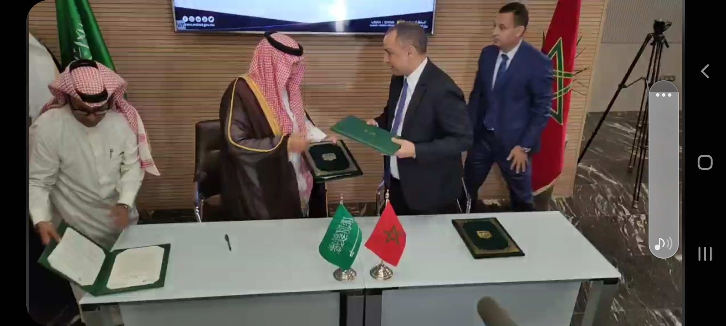 المغرب والسعودية يدرسان التعاون في مجالات الصناعة العسكرية والطيران والنقل السككي