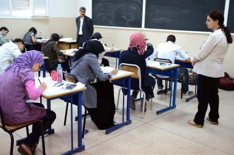أساتذة: فرض المسلك الدولي "خيار فرنسية" عائق لغوي أمام التلاميذ تسبب في تدهور تحصيلهم الدراسي