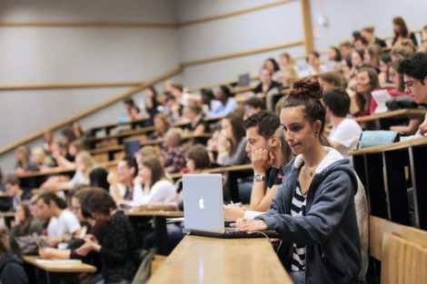 جدل بسبب ترويج مديرية التعليم بأكادير للدراسة بالجامعات الفرنسية