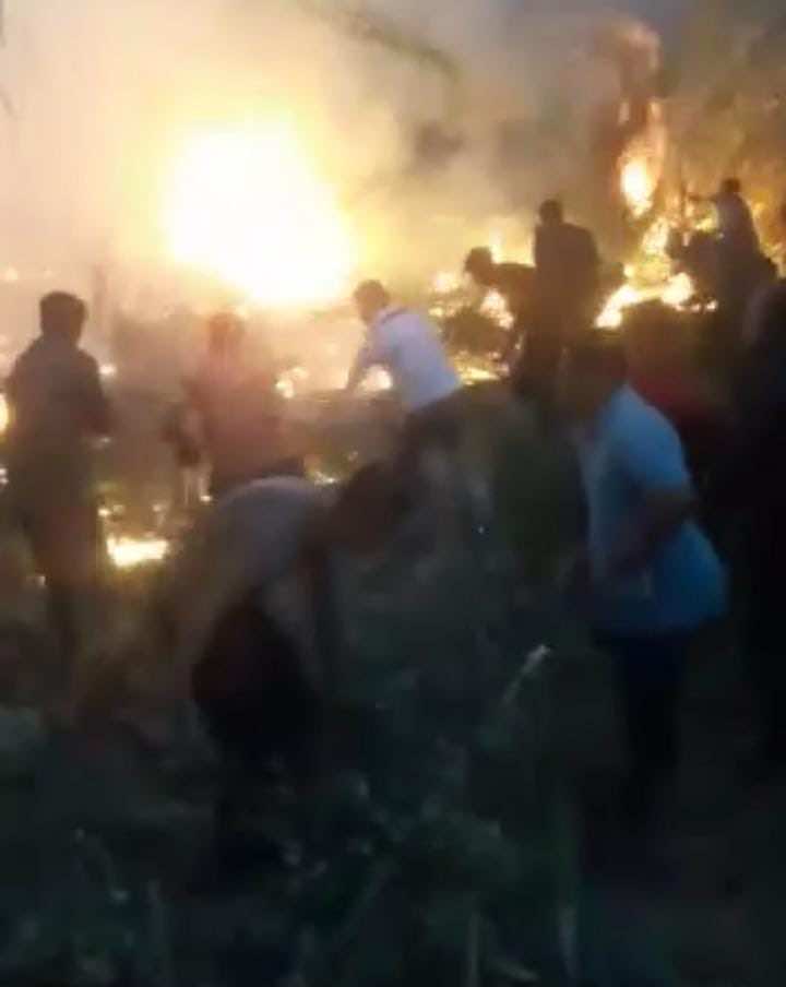 شبان يتجندون لإخماد حريق بجماعة بني وليد في تاونات