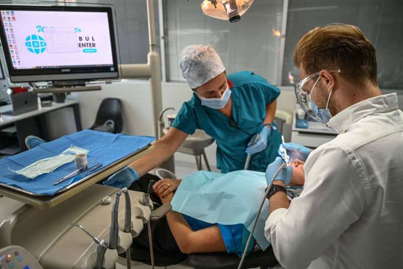 "يأس" اقتصادي وسياسي يدفع نحو هجرة الأدمغة من تركيا