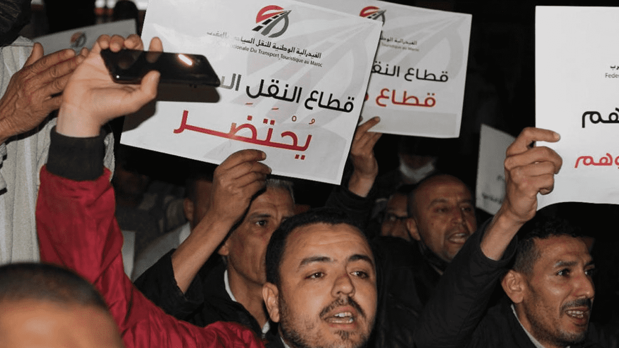 دعم النقل السياحي إثر أزمة كوفيد يراوح مكانه جراء تنازع صلاحيات وزارتي السياحة والنقل