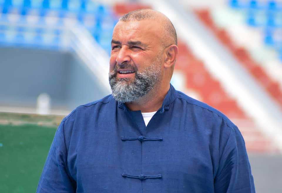 نهضة بركان ينفصل عن مدربه عبد الحق بنشيخة بعد توالي النتائج السلبية