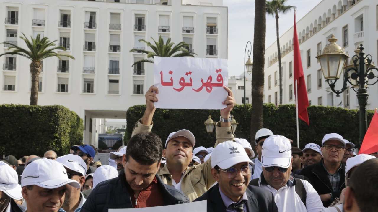 تمثيليات نقابية للمهن الحرة ترفض الاتفاق المبرم مع الحكومة وتعلن عودتها إلى الاحتجاج