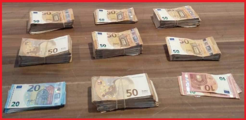 توقيف شاب بميناء طنجة المدينة بعد محاولته رشوة شرطي مقابل تهريب 60 ألف أورو +