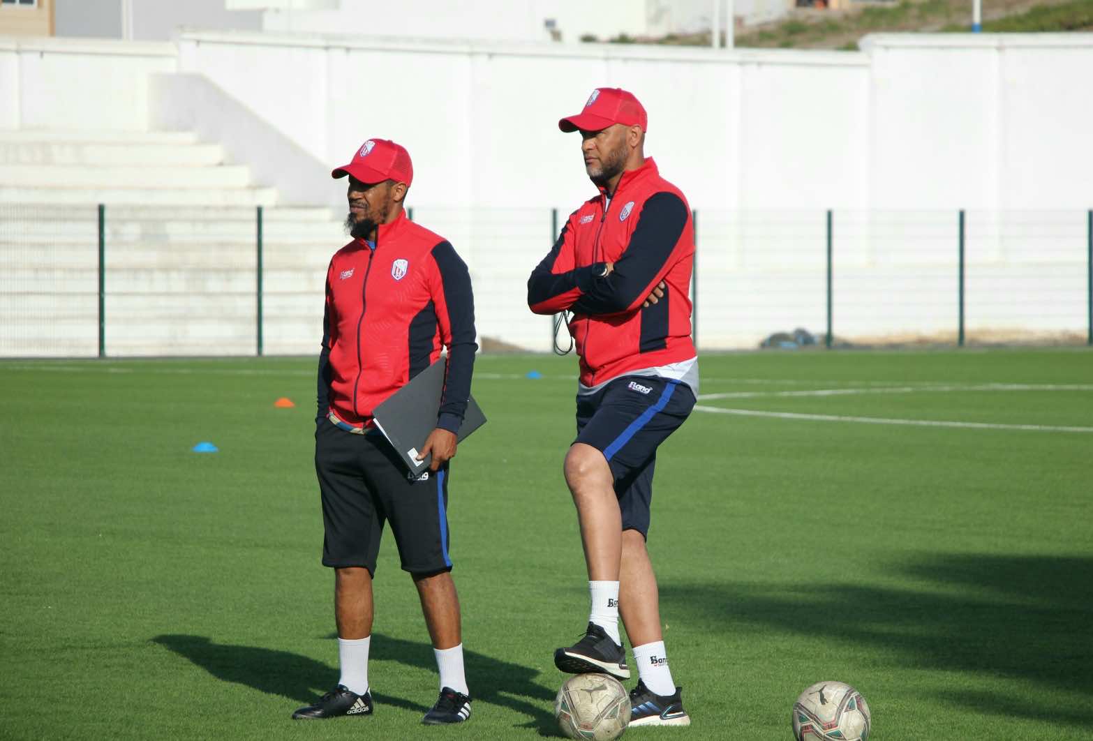 جريندو يستقيل من تدريب فريق المغرب التطواني وسط أزمة نتائج