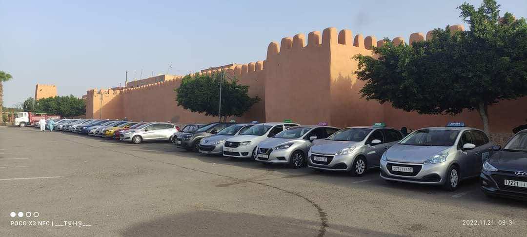 تزنيت.. سيارات التعليم في إضراب بسبب غلاء الغازوال