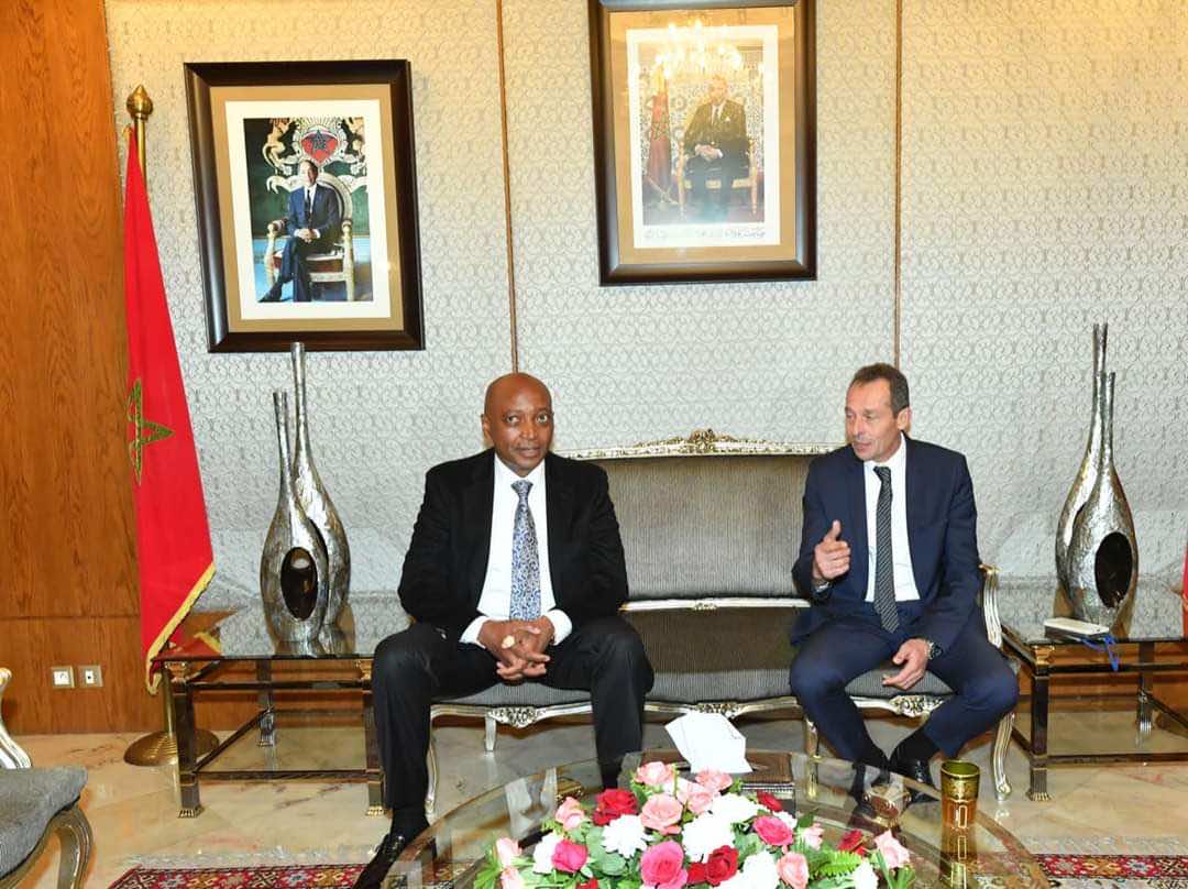 موتسيبي يحل بالمغرب ويرحب بتقديم الجامعة طلب استضافة كأس إفريقيا 2025
