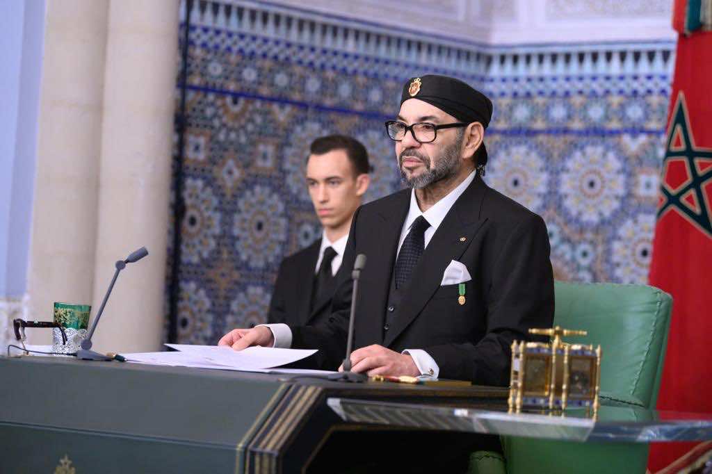 الملك يدعو القطاع الخاص إلى "الاستثمار" في الصحراء بعد "النتائج الإيجابية" لبرنامج الدولة في تنمية المنطقة