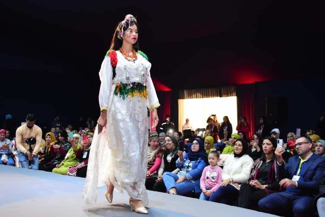 تنظيم عرض للأزياء التقليدية بمدينة خنيفرة - صور