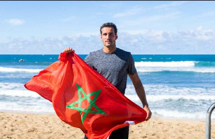 رمزي بوخيام يتأهل كأول مغربي وعربي إلى بطولة عالمية لركوب أمواج البحر