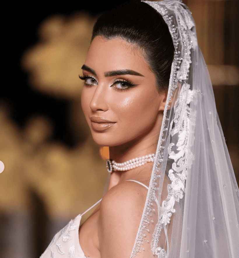 هند السعيدي تعلن دخولها القفص الذهبي من باريس