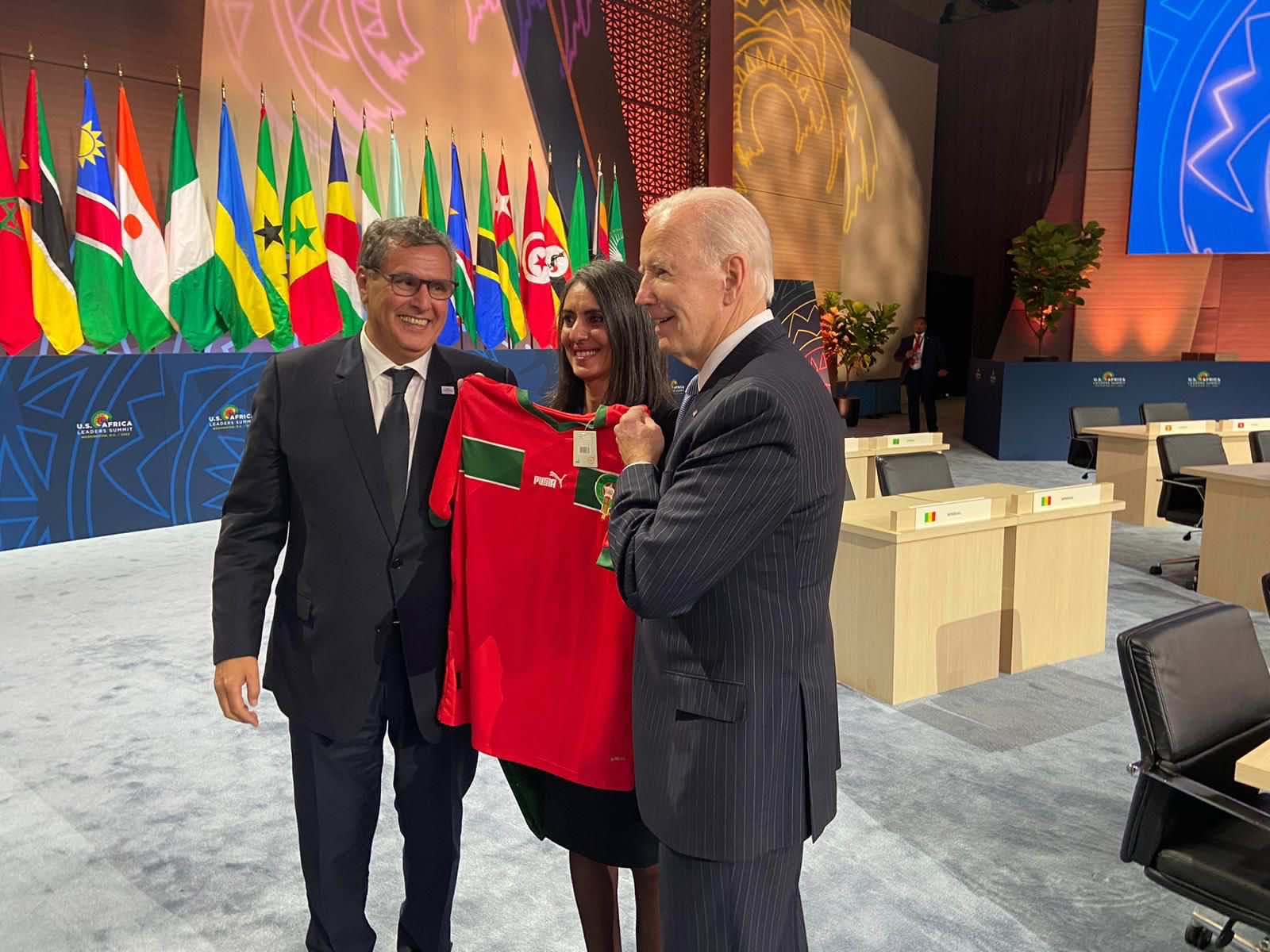 بايدن يعتزم "زيارة دول في إفريقيا" كما أعلن في قمة شارك فيها رئيس حكومة المغرب