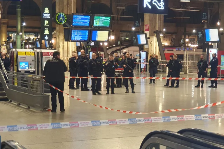 إصابة عدة أشخاص بسبب هجوم بسكين في محطة قطار بباريس