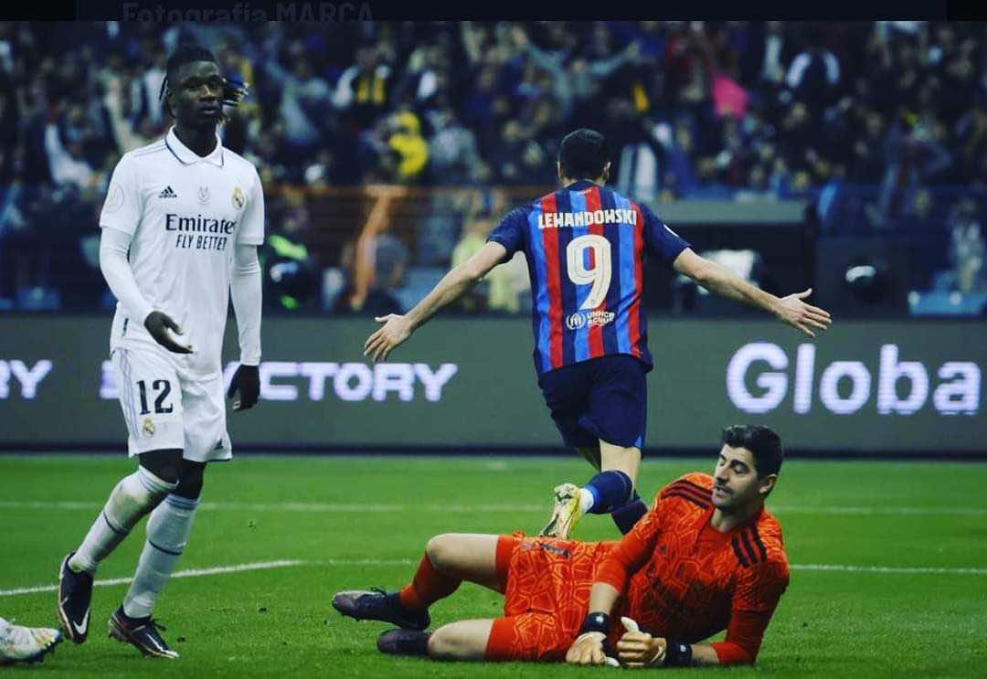 برشلونة تضيف لقبا جديدا إلى خزانتها بعد ظفرها بكأس السوبر على حساب ريال مدريد