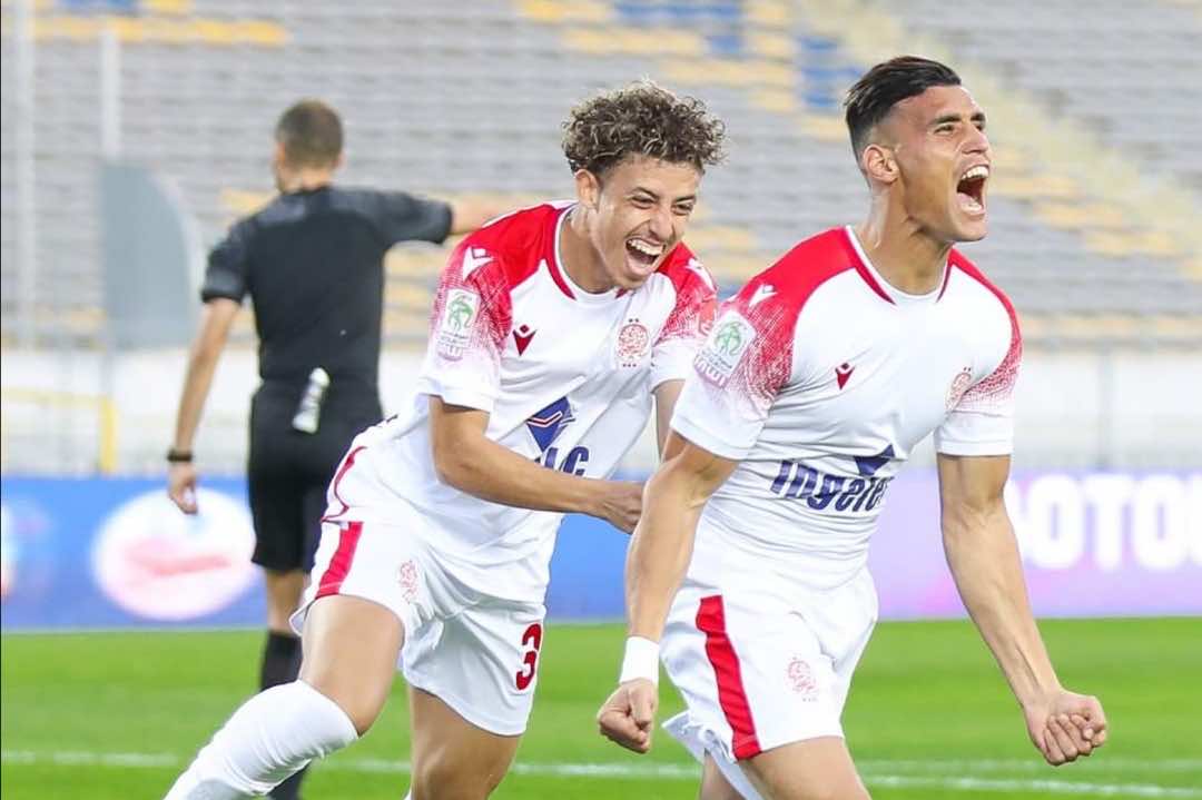 البطولة: الوداد البيضاوي ينفرد مؤقتا بالصدارة بانتصاره على حسنية أكادير