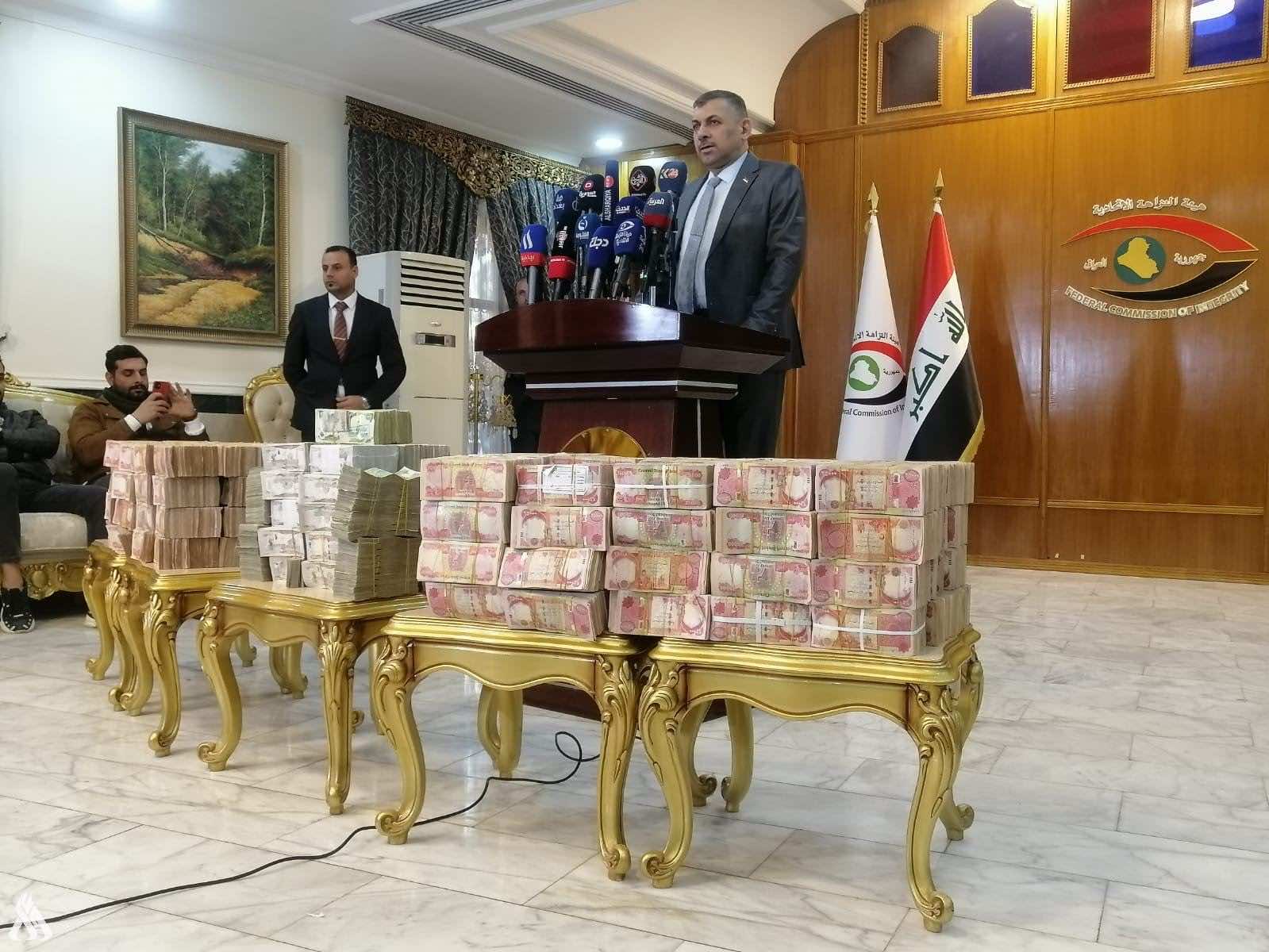 مسؤول عراقي سابق يعيد جزءا من 2,5 مليار دولار من أموال الضرائب المسروقة