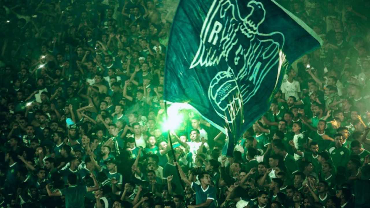 السلطات تمنع جماهير الرجاء البيضاوي من التنقل إلى خريبكة