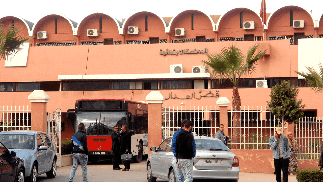 إدانة أب بالسجن النافذ وبغرامة مالية بتهمة زعزعة عقيدة أبنائه