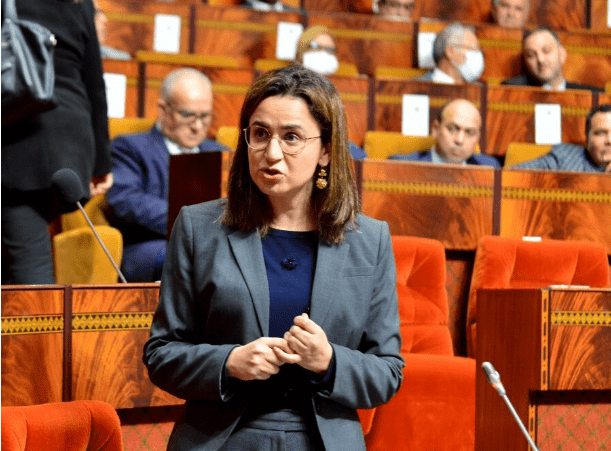 وزيرة إصلاح الإدارة تنفي تعيين مسؤولين في مناصب عليا بـ"خلفيات سياسية" بعد انتقادات في البرلمان