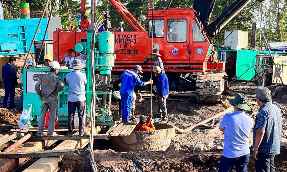 وفاة طفل سقط قبل أيام في حفرة بعمق 35 مترا في فيتنام يعيد إلى الذكريات حادث الطفل ريان بالمغرب