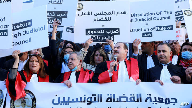 "هيومن رايتس ووتش" تتهم الرئيس التونسي بتكثيف هجماته ضد استقلال القضاء