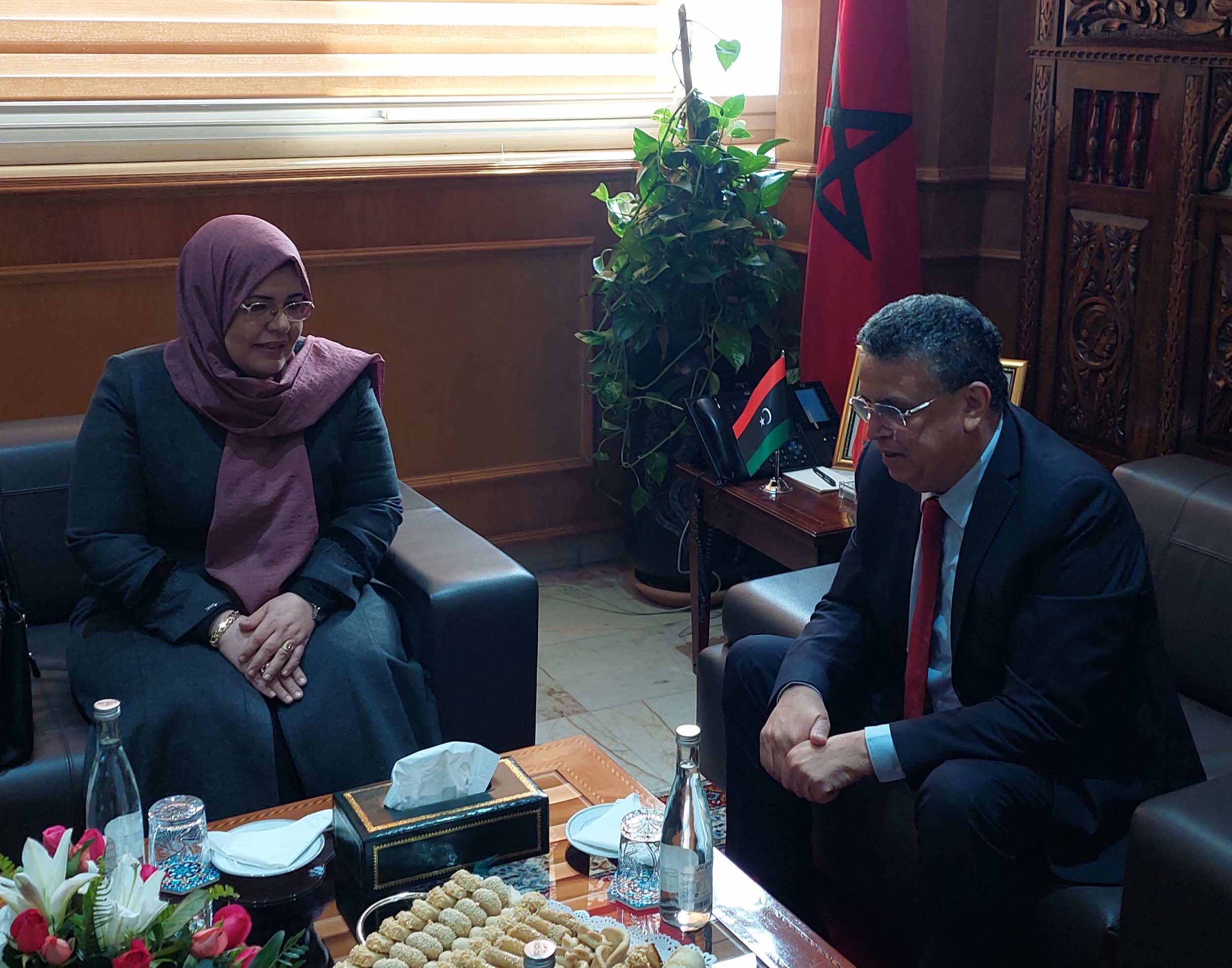 وهبي يجدد تمسك المغرب بوحدة الدولة في ليبيا إثر لقائه بوزيرتها في العدل (+فيديو)